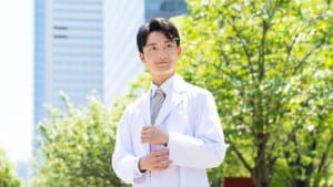 年収2000万円以上になるための医師転職戦略